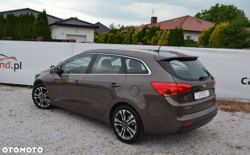 Kia Ceed - 11