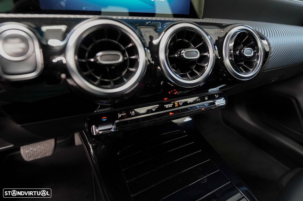 Mercedes-Benz A 250 Limousine e Progressive - 35