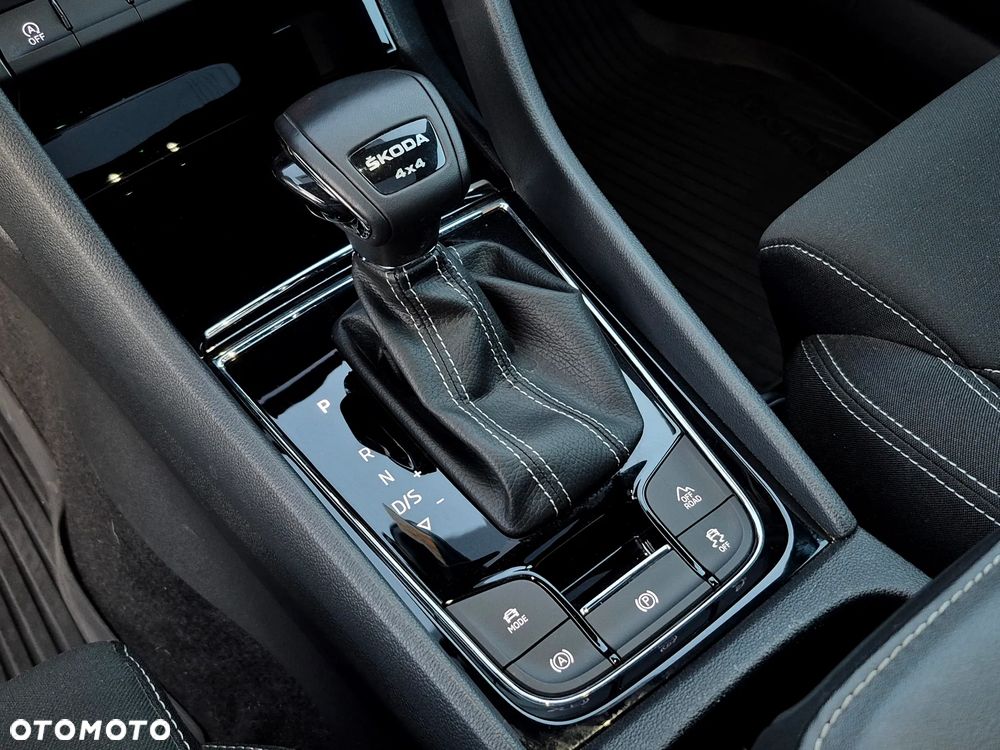 Skoda Karoq 2.0 TDI 4x4 DSG Sportline - 23