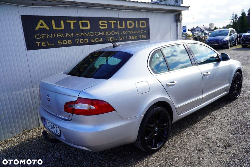 Skoda Superb 2.0 TDI DSG Exclusive - 37