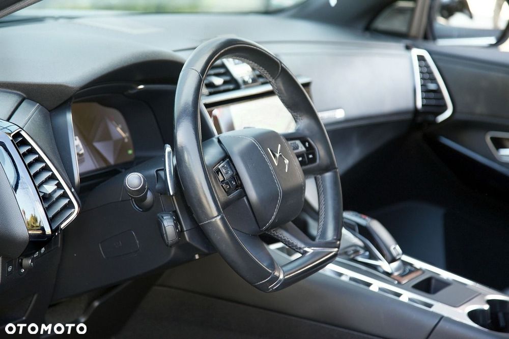 DS Automobiles DS 7 Crossback - 17