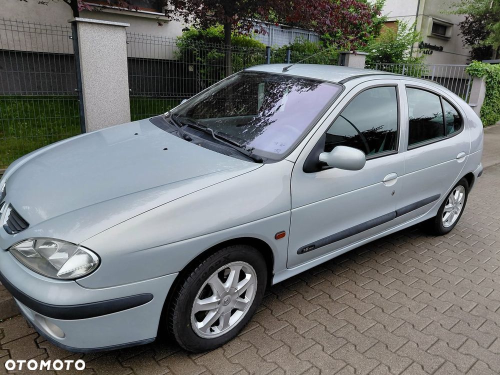 Renault Megane 1.6 - 4