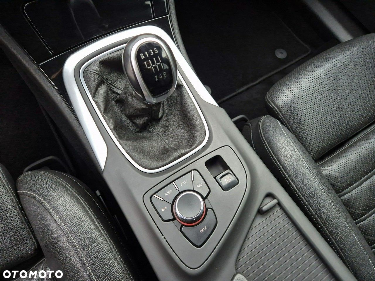 Opel Insignia - 17