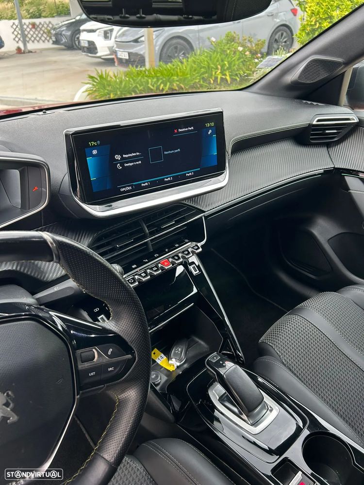 Peugeot e-208 GT - 10