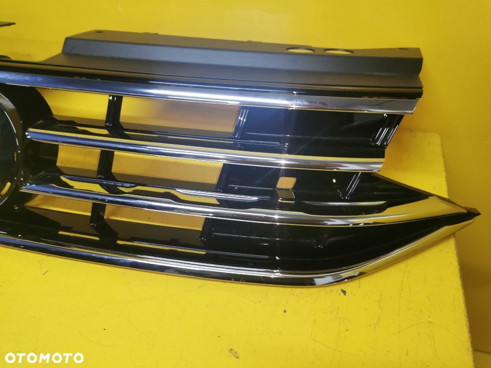 TIGUAN II LIFT R-LINE GRILL ATRAPA 5NA853653G - 5