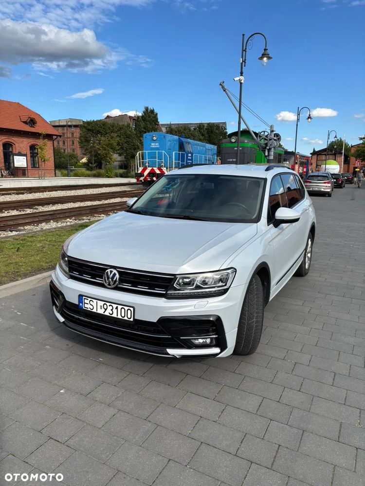 Volkswagen Tiguan - 1