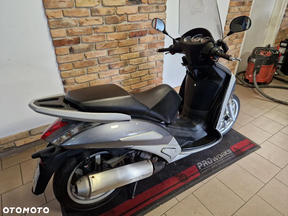 Peugeot Geopolis - 24