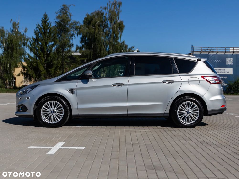 Ford S-Max - 11