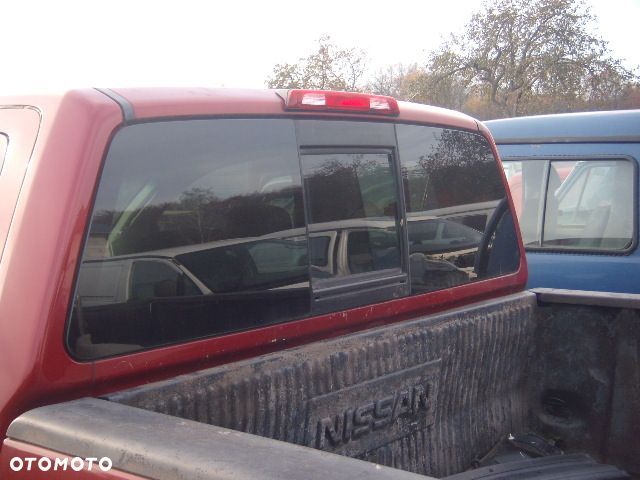 Nissan Titan szyba karoseryjna kabinówka tył tylna