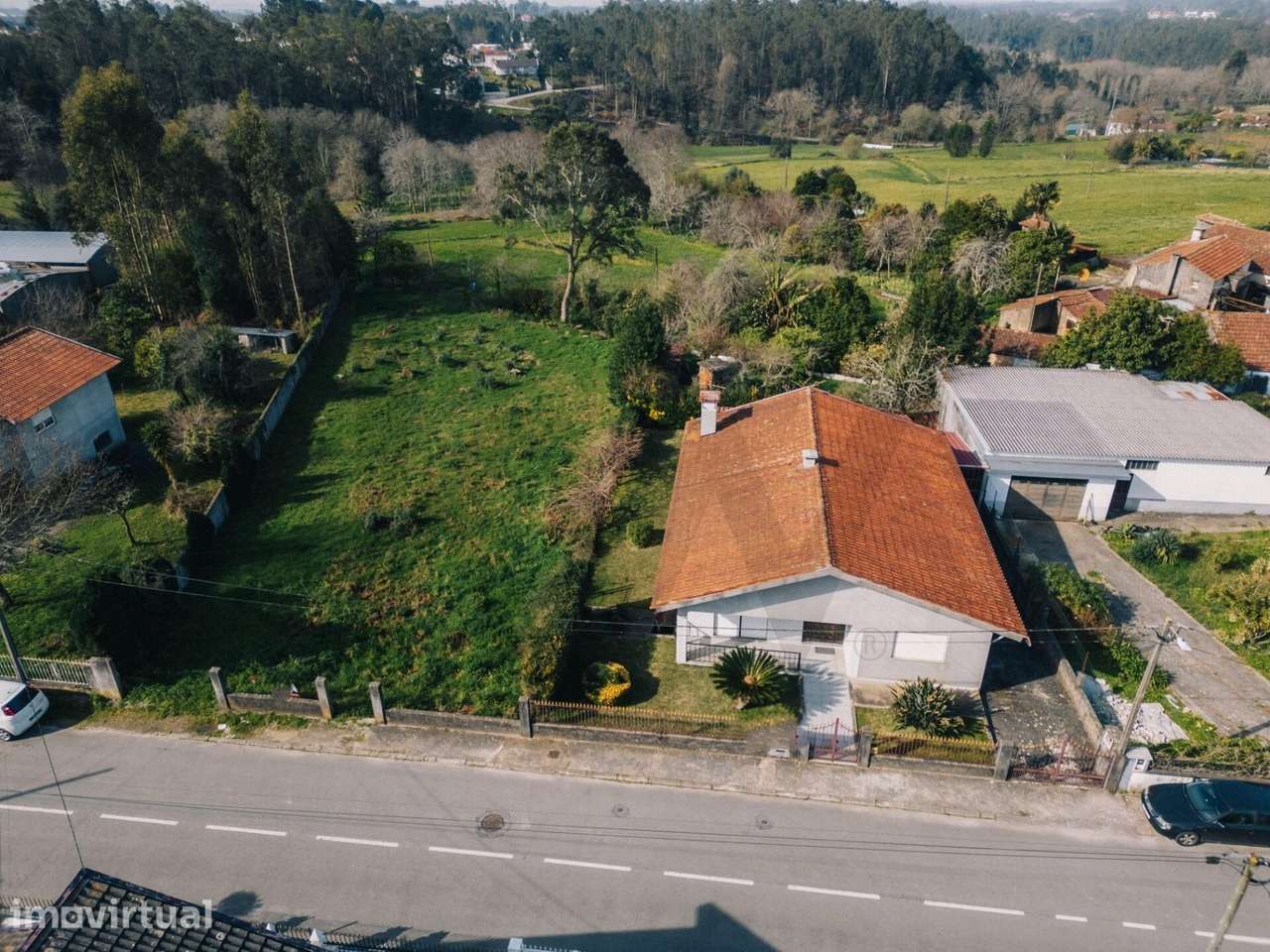 Moradia T3 com terreno possível destaque e construção de moradia. - Grande imagem: 2/52