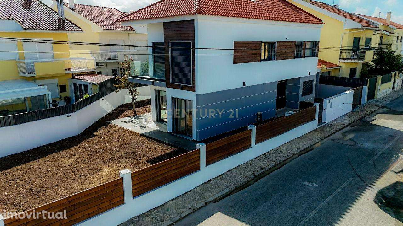 Moradia com 3 quartos e sótão - Grande imagem: 2/27