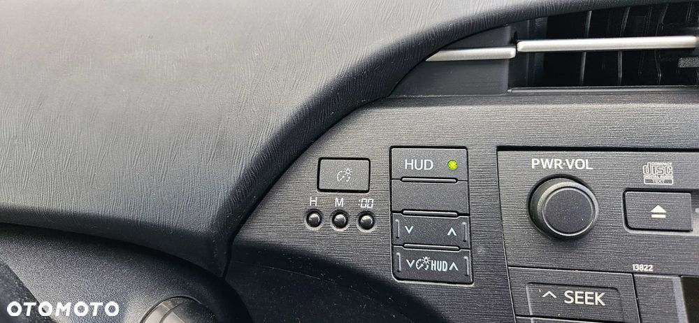 Toyota Prius (Hybrid) - 35