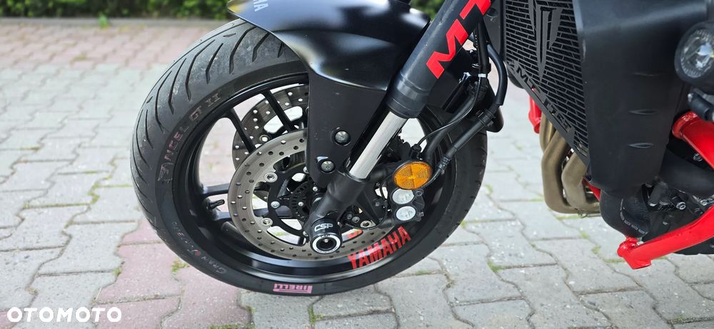 Yamaha MT - 27