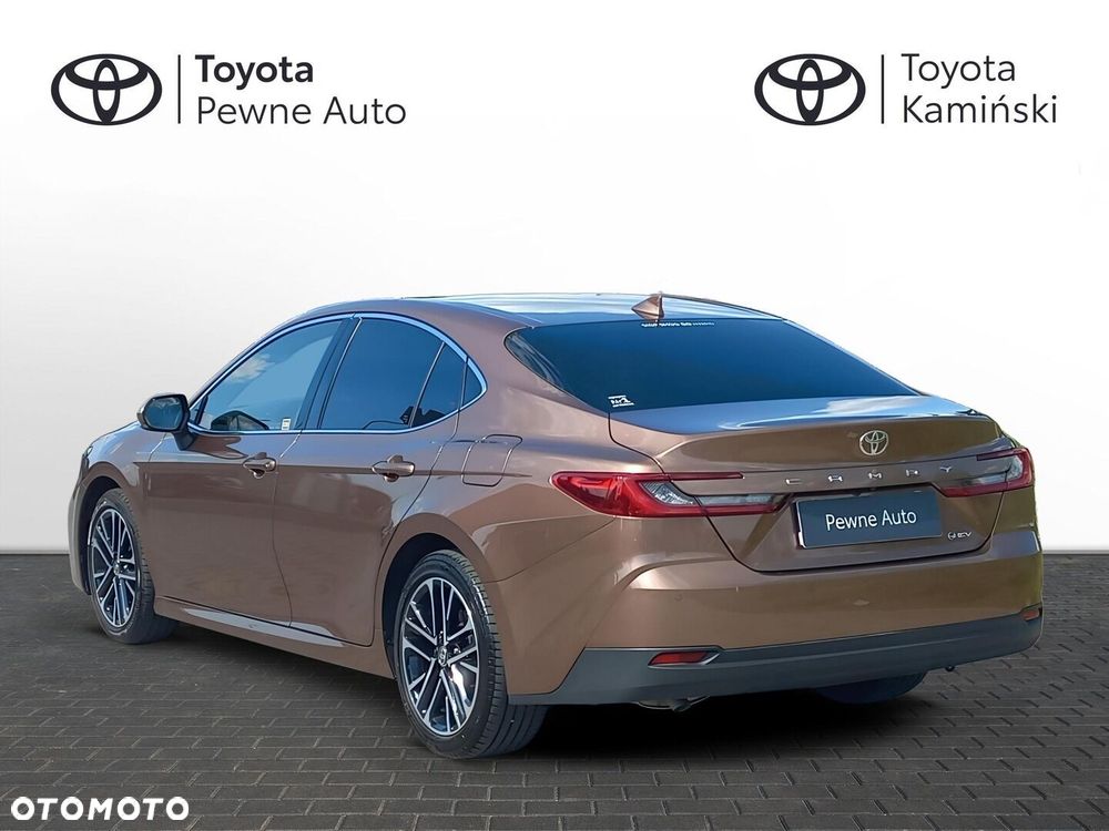 Toyota Camry - 3
