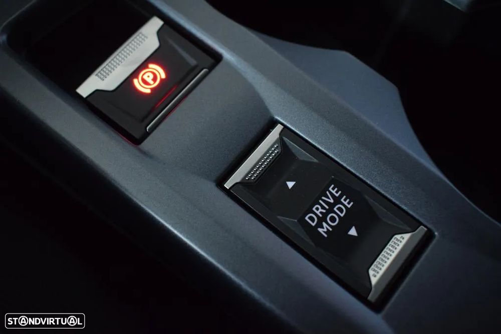 Peugeot 2008 1.5 BlueHDi Allure EAT8 - 14