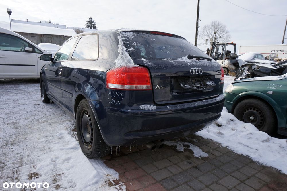 AUDI A3 8P 3D HB 2005 LZ5J 2.0 TFSI BLR 150KM GQP GRANATOWY na części - 3