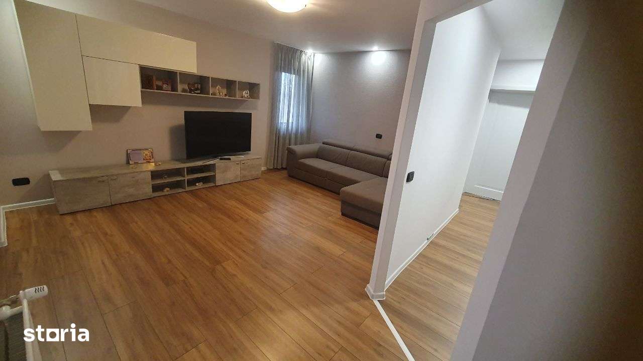 Casa bifamilială (2 intrari individuale) 258mp la 3 minute de Focsani. - Imagine principală: 2/18