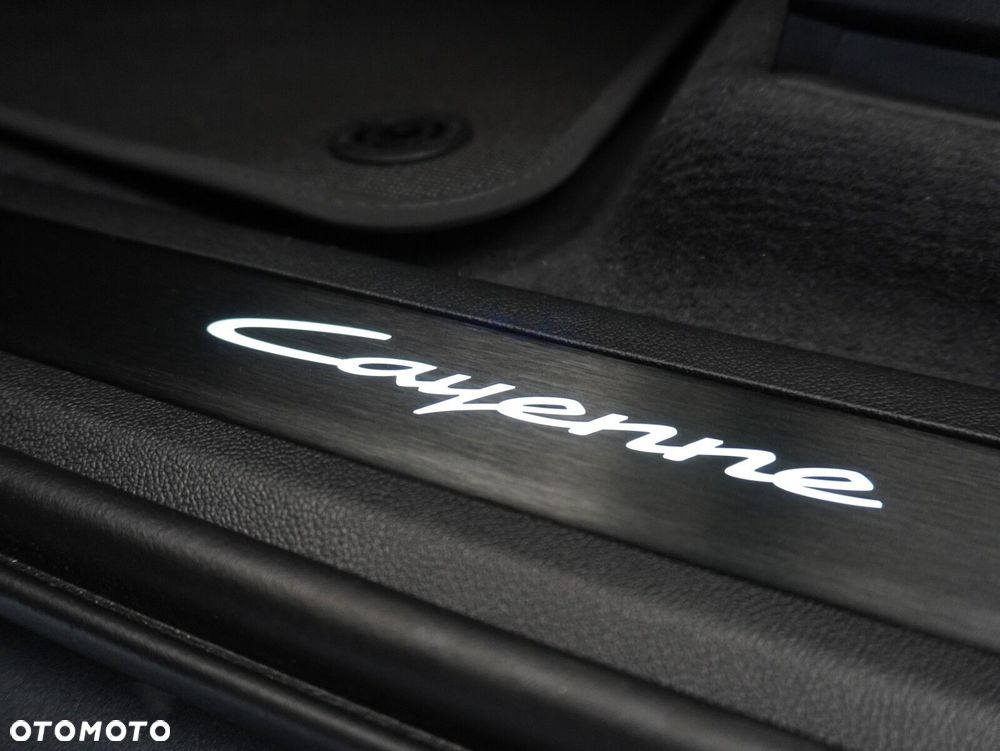 Porsche Cayenne Black Edition - 23