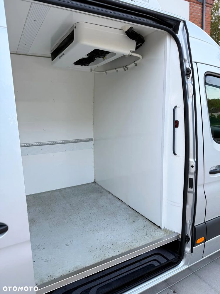 Mercedes-Benz Sprinter 907 3.0 V6 Maxi Long L4H2 Chłodnia - 8