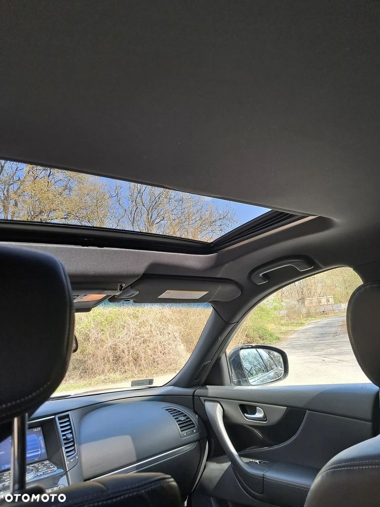 Infiniti FX - 15
