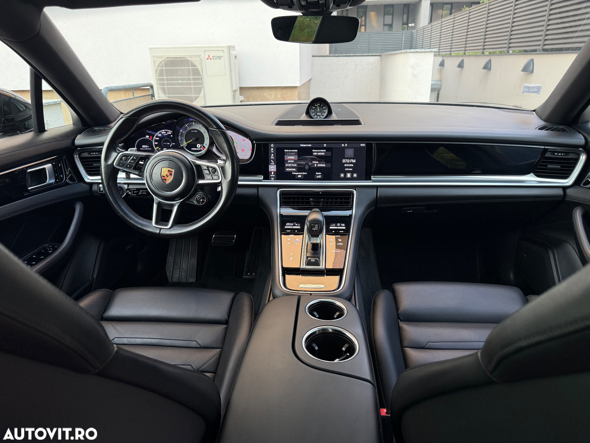 Porsche Panamera 4 E-Hybrid - 15