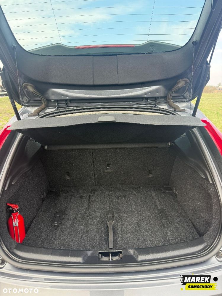 Volvo V40 Cross Country - 7