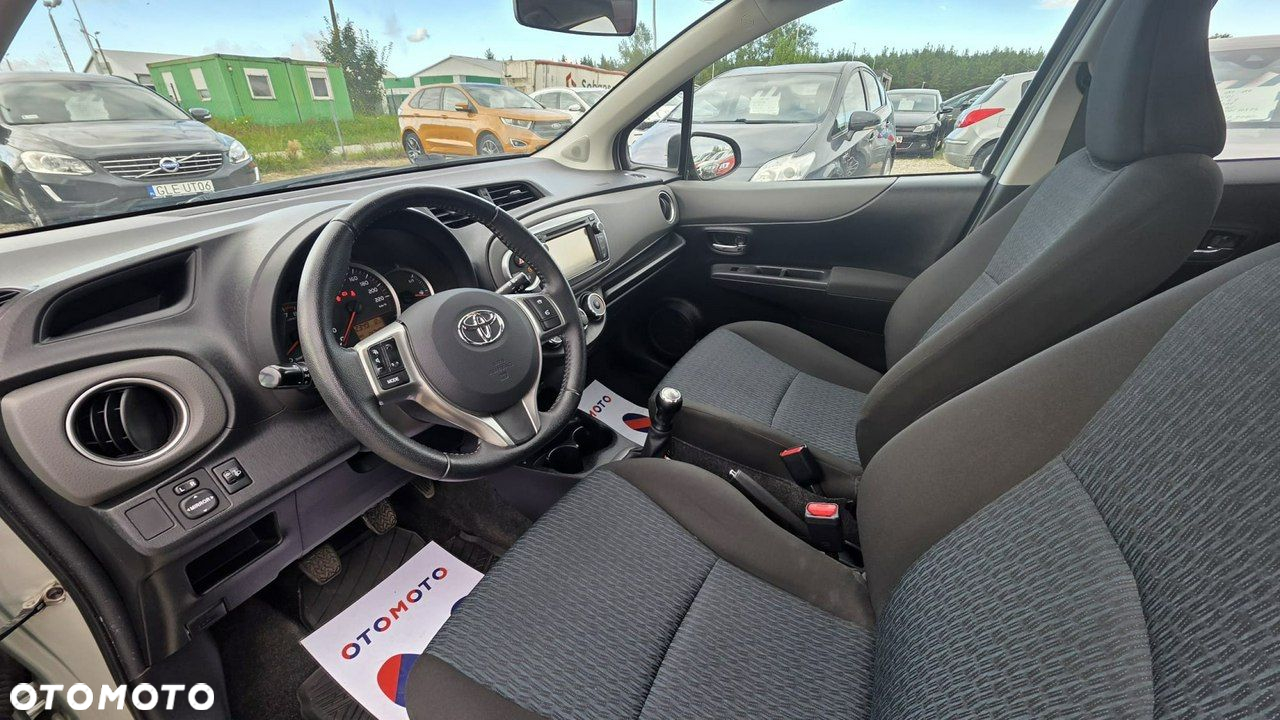 Toyota Yaris - 12