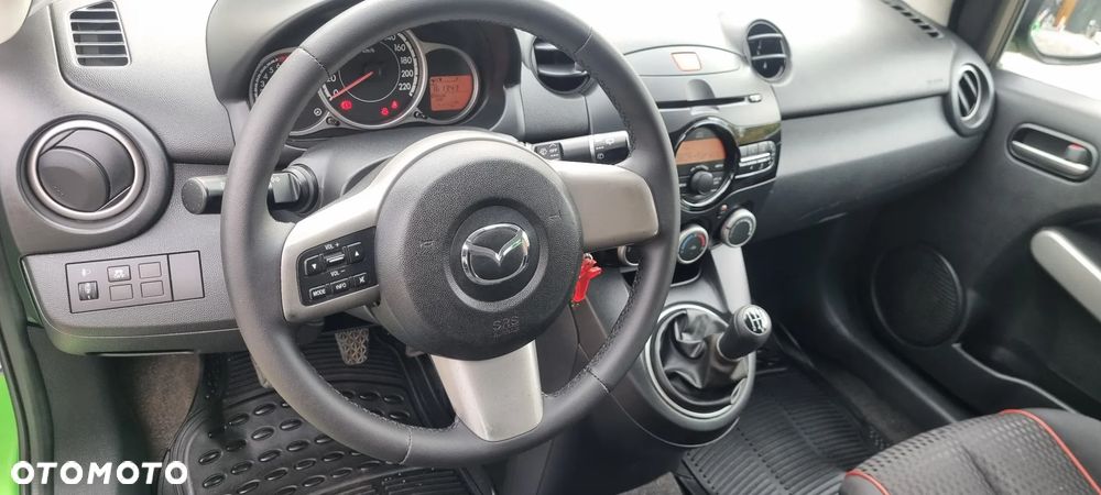 Mazda 2 - 8