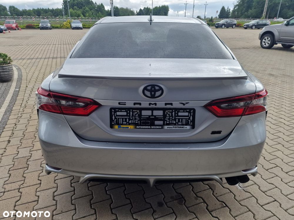 Toyota Camry - 6