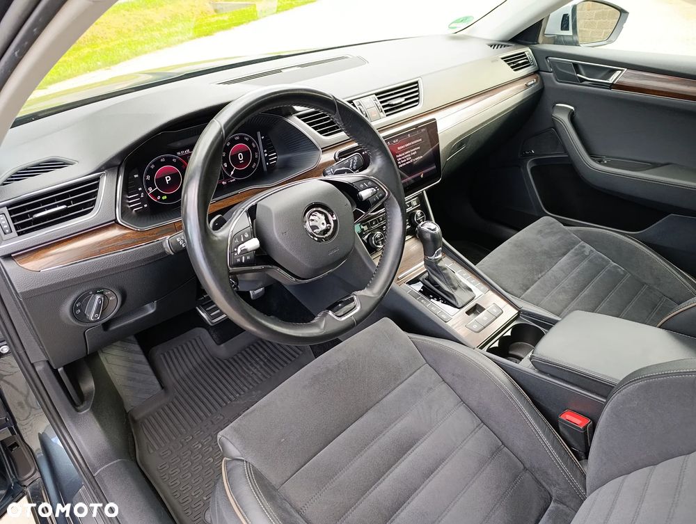 Skoda Superb 2.0 TDI 4x4 DSG Scout - 10