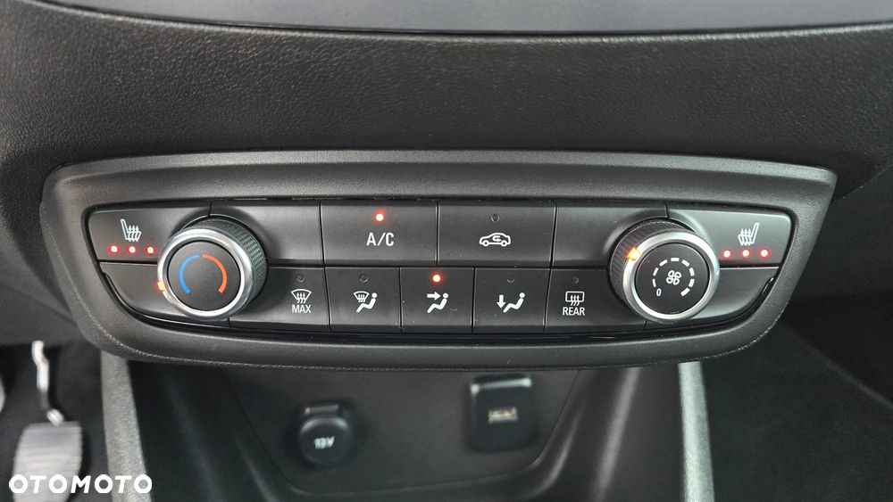 Opel Crossland X - 18