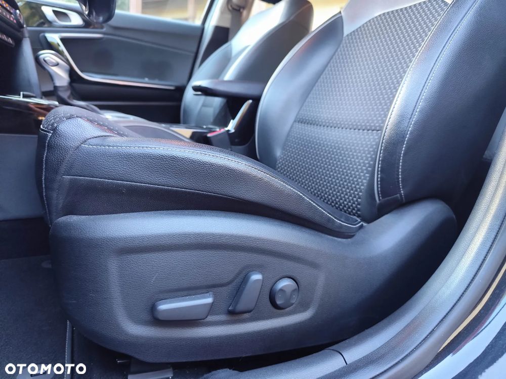Kia Ceed 1.6 GDI PHEV XL DCT - 9