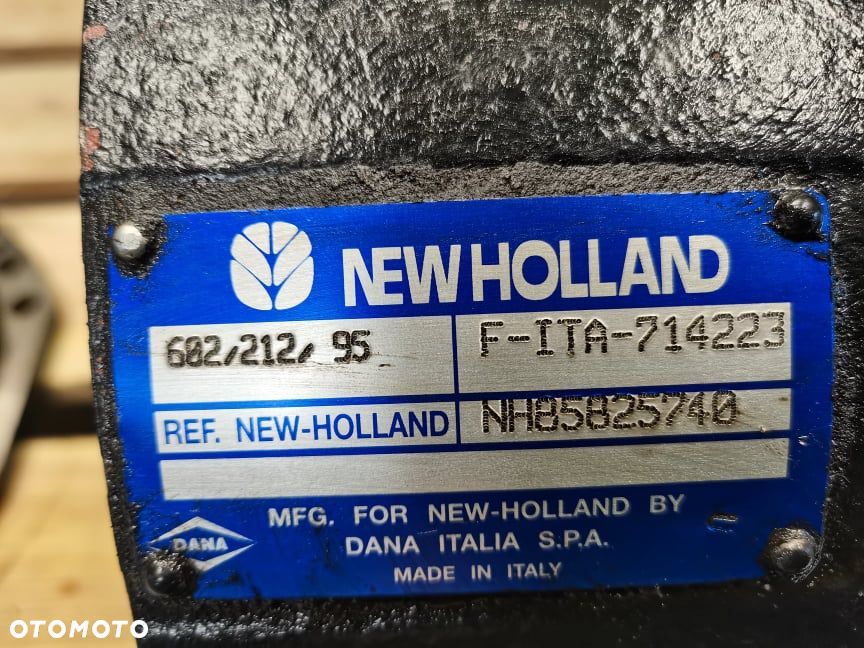 Środek mostu New Holland LM 435 {Spicer 11X31} - 11