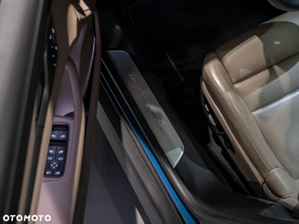 Porsche Taycan - 25