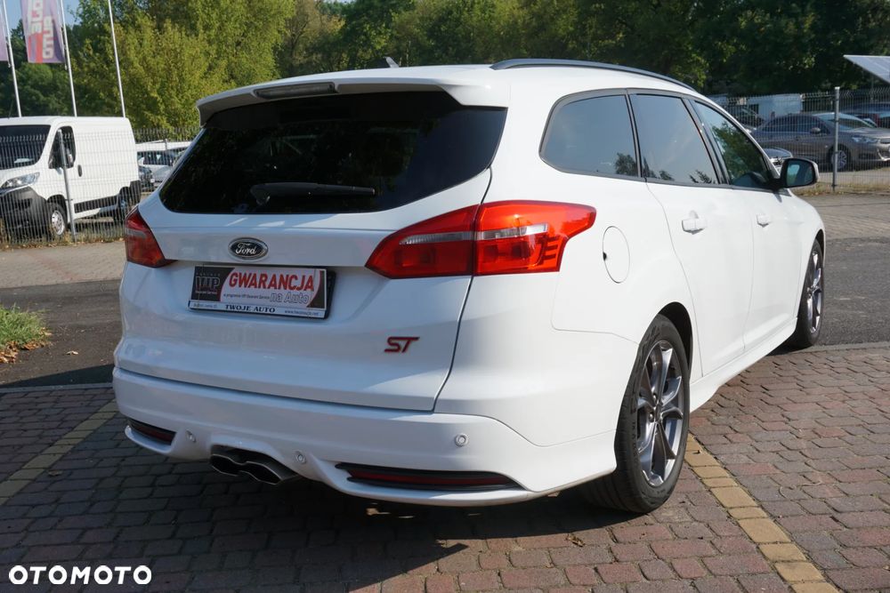 Ford Focus Turnier 2.0 EcoBoost ST mit Leder-Sport-Paket - 3