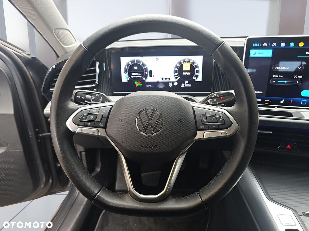 Volkswagen Passat - 13
