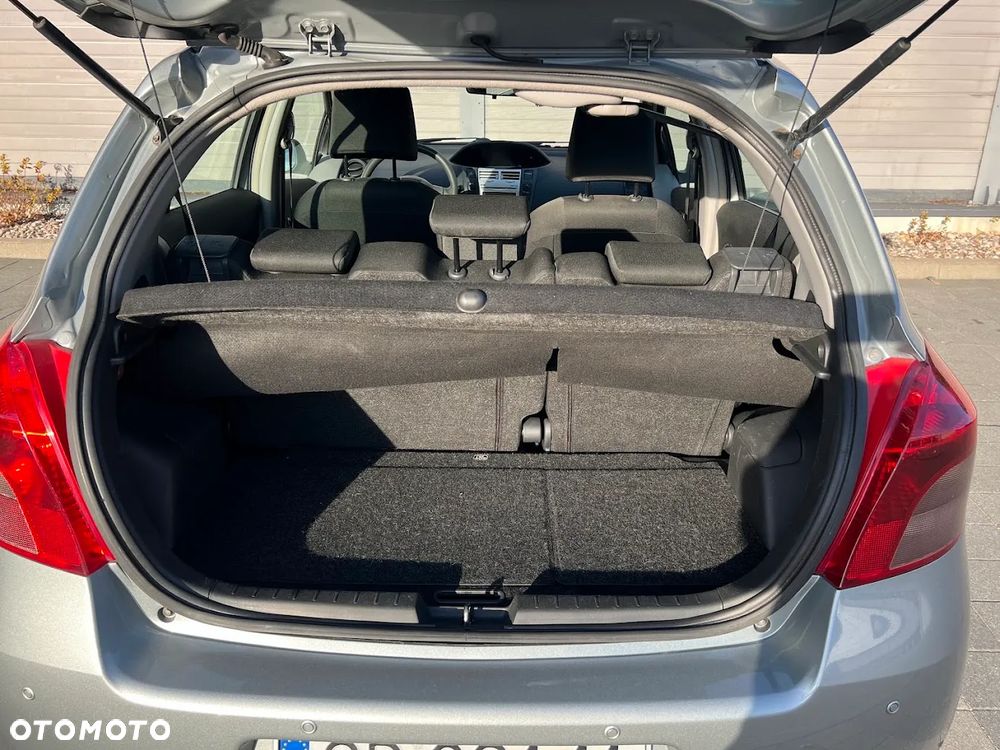 Toyota Yaris 1.3 Terra Gold - 13