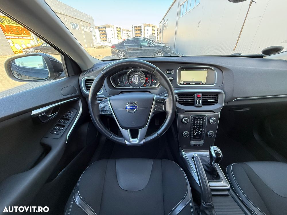 Volvo V40 D2 Summum - 21