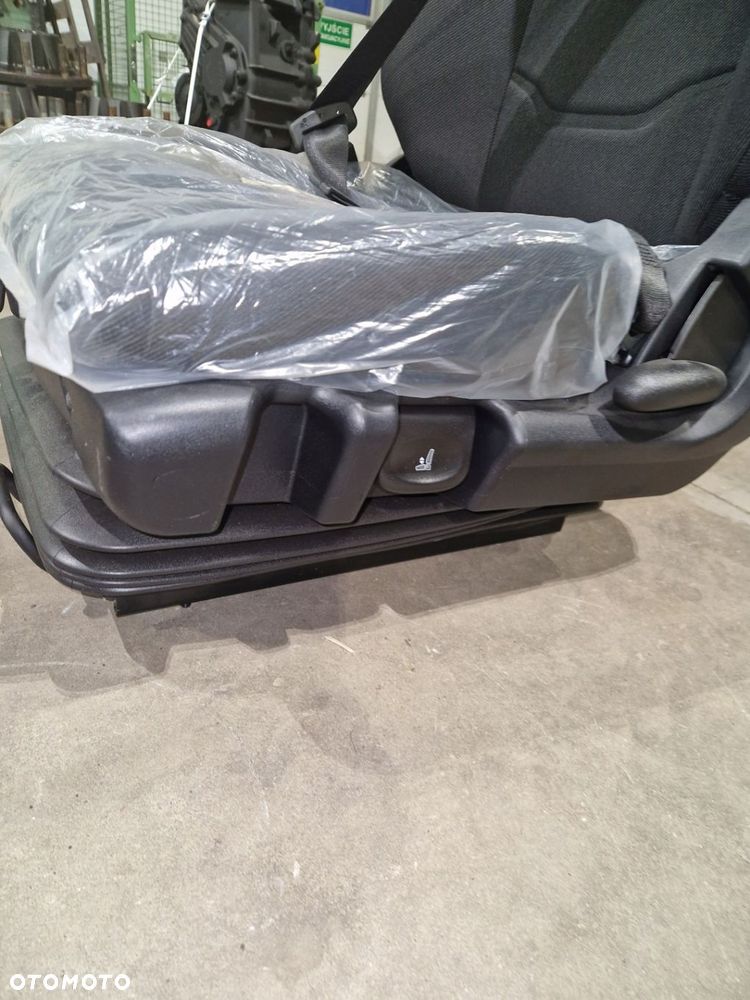 Fotel Kierowcy LEWY Iveco Eurocargo Sztywny  Pas bezpieczeństwa NOWY E5 E6 - 2