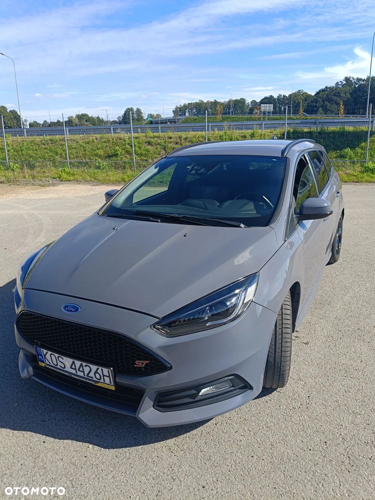 Ford Focus ST - 13