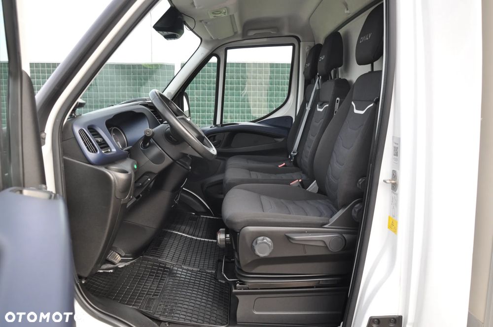 Iveco DAILY 156 KM AUTOMAT CHŁODNIA IZOTERMA KRAJOWE BEZWYPADKOWE - 18