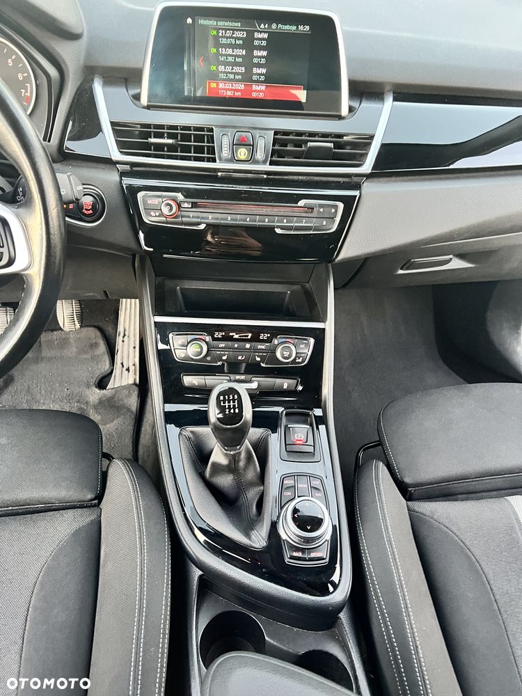 BMW Seria 2 220i Advantage - 15