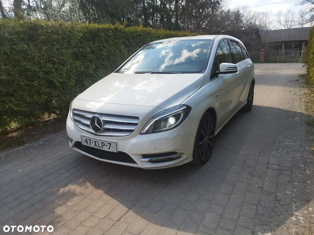 Mercedes-Benz Klasa B 180 CDI (BlueEFFICIENCY) - 1