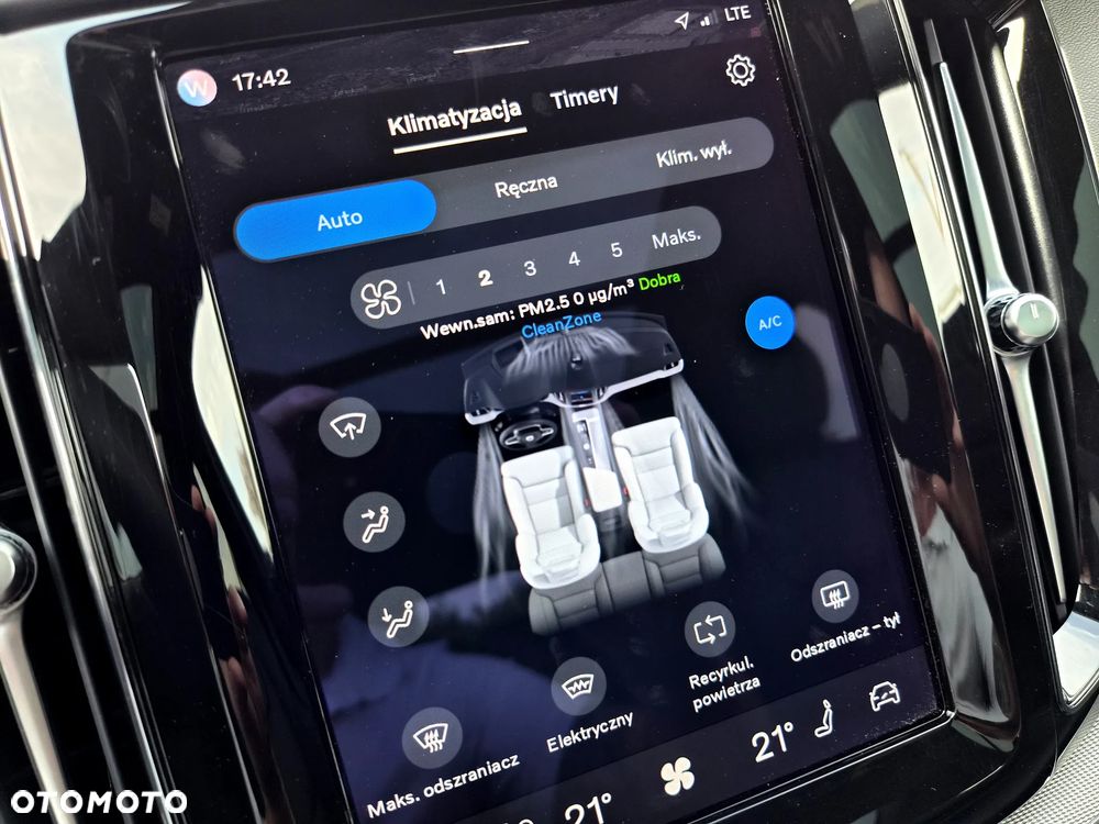 Volvo XC 60 T6 Plug-In Hybrid AWD Plus Black Edition - 19
