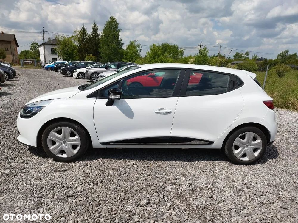 Renault Clio 1.2 16V 75 LIMITED - 8