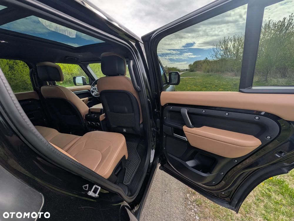 Land Rover Defender 3.0 D300 mHEV X-Dynamic HSE - 18