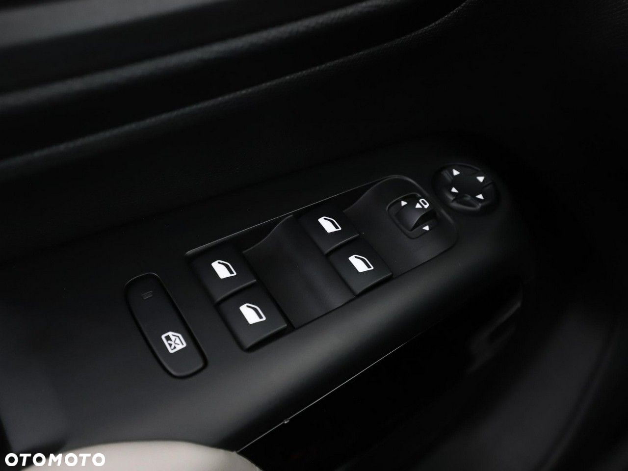 Citroën C5 Aircross Hybrid 225 e.EAT8 SHINE PACK - 36