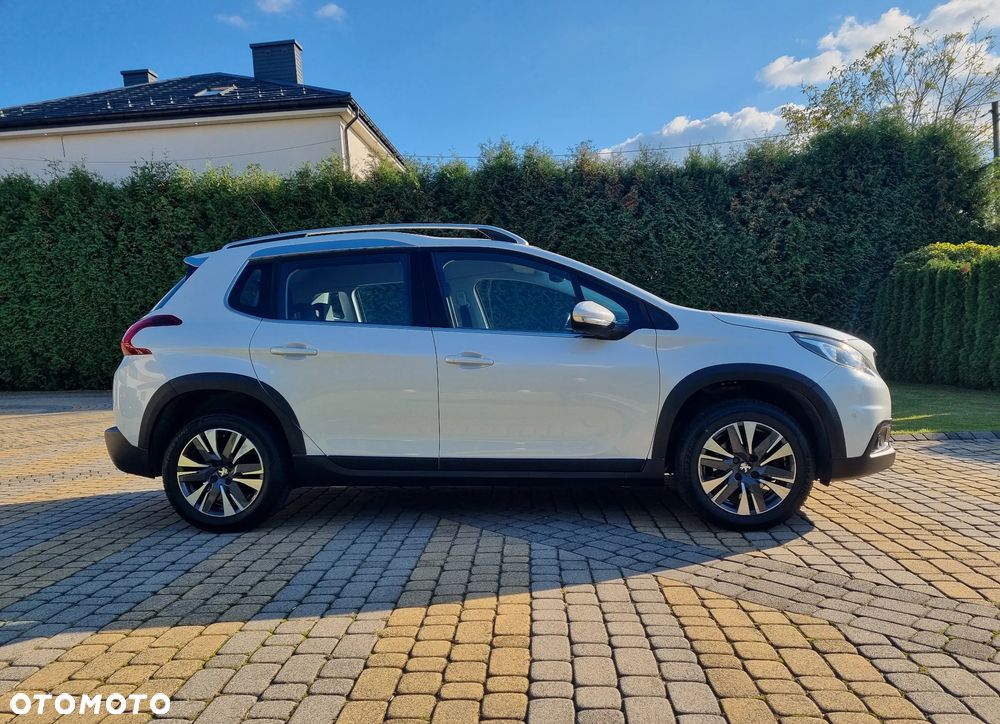 Peugeot 2008 1.2 Pure Tech Allure S&S - 30
