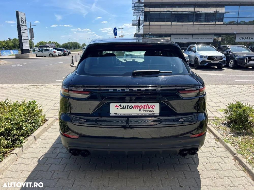 Porsche Cayenne - 4