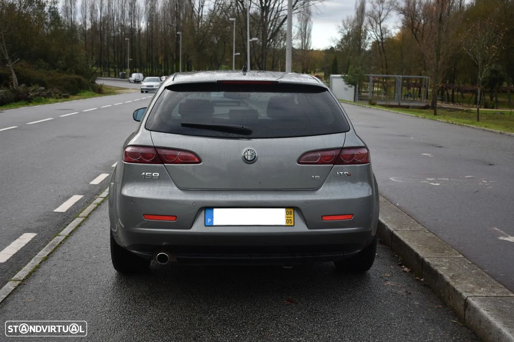 Alfa Romeo 159 Sportwagon 1.9 JTDm 16V Elegante - 9